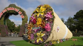 Đà Lạt lập kỷ lục với bó hoa khổng lồ nặng hơn 10 tấn