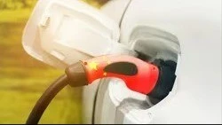 Trung Quốc tăng gấp đôi công suất sạc xe điện vào năm 2027