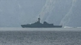 Iran bác thông tin đóng eo biển Hormuz