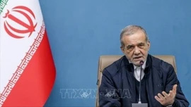 Tổng thống Iran bất ngờ xin lỗi các nước láng giềng, nêu điều kiện không tấn công