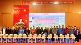 Hơn 800 người dân xã Y Tý được khám bệnh và phát thuốc miễn phí