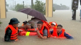 Tái diễn luận điệu xuyên tạc, bôi nhọ lực lượng Công an giúp dân trong lũ lụt