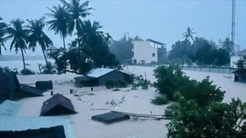 Mưa lũ khiến 85 nhà hư hỏng, 20.454 nhà ngập tại khu vực miền Trung