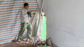 Bát Xát: Một hộ dân tự nguyện tháo dỡ công trình để giải phóng mặt bằng