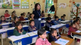 Đưa tiếng Anh trở thành ngôn ngữ thứ hai trong trường học: Không dàn hàng ngang