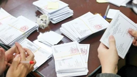 Cảnh báo nguy cơ lộ thông tin cá nhân khi đăng ảnh thẻ cử tri lên mạng xã hội