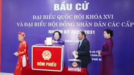 Lãnh đạo Đảng, Nhà nước, MTTQ Việt Nam bỏ phiếu tại các điểm bầu cử ở Hà Nội