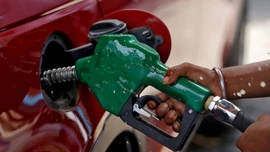 Giá xăng dầu đồng loạt giảm mạnh, dầu diesel 0.05S giảm hơn 500 đồng/lít
