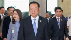 Thủ tướng Thái Lan cảnh báo có thể giải tán Quốc hội sớm hơn dự kiến