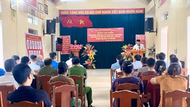Xã Cảm Nhân tổ chức Ngày cao điểm tuyên truyền, hướng dẫn và hỗ trợ người dân, doanh nghiệp thực hiện dịch vụ công trực tuyến