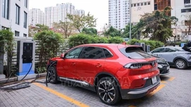 Người dân Thủ đô thích ứng với phương tiện giao thông xanh