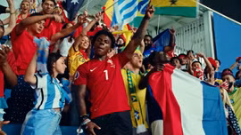 Ca khúc cổ động World Cup 2026 của nam streamer Gen Z gây sốt toàn cầu