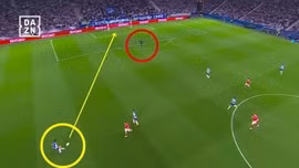 Pha phản lưới nhà không tưởng từ khoảng cách gần 40 m