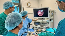 Phẫu thuật thành công u nang khổng lồ hiếm gặp ở bé sơ sinh 32 ngày tuổi