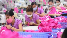 Việc làm cuối năm: Cơ hội rộng mở, rủi ro rình rập