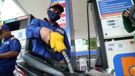 Giá xăng, dầu cùng tăng, có loại tăng hơn 700 đồng/lít