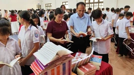 Nhiều bộ sách giáo khoa: Thực tế đa chiều