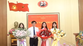 Trường THPT Trần Nhật Duật kết nạp 3 đảng viên là học sinh ưu tú
