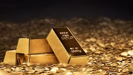 Giá vàng thế giới rơi xuống mức thấp nhất 7 tháng