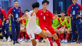 U16 futsal Việt Nam thắng 5 - 2 Myanmar, rộng cửa vào chung kết