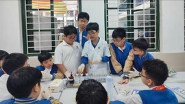 Triển khai giáo dục AI trong trường phổ thông: Cần thiết và cẩn trọng