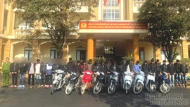 Công an xã Văn Bàn xử lý 28 thanh thiếu niên tụ tập gây mất trật tự công cộng
