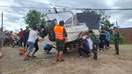 Hàng chục nghìn cán bộ, chiến sỹ hỗ trợ nhân dân khắc phục hậu quả mưa bão