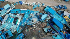 Hàng trăm tàu bị bão Kalmaegi phá hủy, đánh chìm