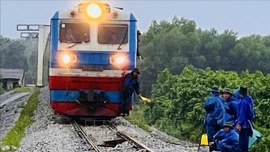 Tiếp tục ngừng chạy một số đôi tàu trong ngày 8 - 9/11