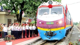 Tàu khách liên vận thúc đẩy hợp tác kinh tế, thương mại và giao lưu Việt - Trung
