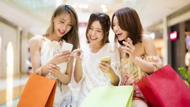 Mua sắm online: Người trẻ làm gì để quản lý túi tiền?