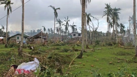 Bão Cỏ May đổ bộ đất liền Philippines khiến hàng nghìn người sơ tán