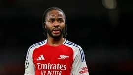 Napoli muốn 'giải cứu' Raheem Sterling khỏi Chelsea