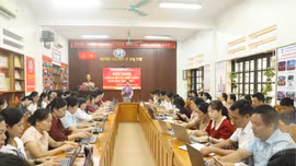 Phường Lào Cai làm việc với các cơ sở giáo dục chuẩn bị các điều kiện cho năm học mới