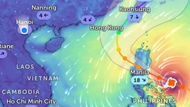 Bão Fung-Wong, giật trên cấp 17, gần Biển Đông