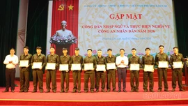 Phường Lào Cai gặp mặt công dân nhập ngũ và thực hiện nghĩa vụ Công an nhân dân năm 2026