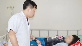 Nữ sinh Phú Thọ bị tổn thương não do thuốc lá điện tử