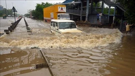 Mưa lớn gây ngập lụt nặng tại thủ đô Ấn Độ