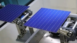 Nhóm nghiên cứu trường đại học chế tạo pin năng lượng mặt trời hiệu suất cao