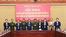 Bí thư Tỉnh ủy Trịnh Việt Hùng dự Hội nghị ra nghị quyết lãnh đạo của Đảng ủy Quân khu 2 