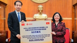 Tiếp nhận 500.000 USD hỗ trợ khắc phục hậu quả mưa lũ từ Chính phủ Trung Quốc