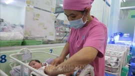 Bộ Y tế ban hành tài liệu hướng dẫn quốc gia về dịch vụ chăm sóc và điều trị trẻ sơ sinh