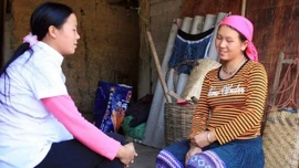 Tiêu chuẩn đối với nhân viên y tế thôn bản và cô đỡ thôn bản