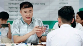 Chuyên gia tư vấn 2k7 chọn ngành theo 'Thuyết con nhím'