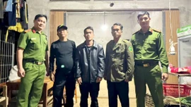 Công an xã Bát Xát giúp người dân đi lạc trở về với gia đình