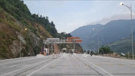 Thí điểm phân làn trên cao tốc Nội Bài - Lào Cai