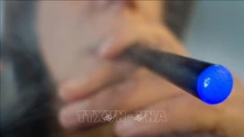 Singapore mạnh tay đối phó với thuốc lá điện tử