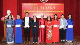 75 học viên được cấp Giấy chứng nhận bồi dưỡng đảng viên mới