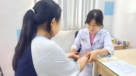 Mùa hè và nỗi lo béo phì ở trẻ nhỏ