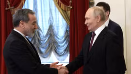 Nga có thể trở thành điểm tựa kinh tế cho Iran giữa lệnh phong tỏa eo biển Hormuz?